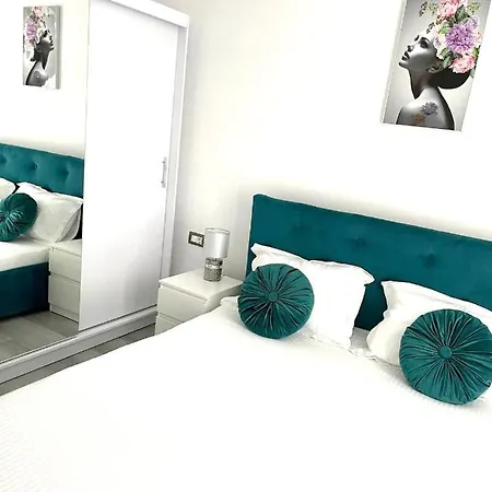 Apartment Dominic Apartament By Alezzii Nord10